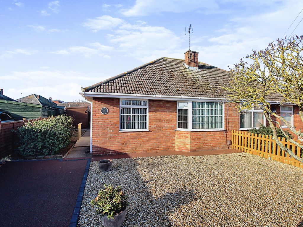 2 bed semidetached bungalow for sale in Coniston Avenue, Scartho