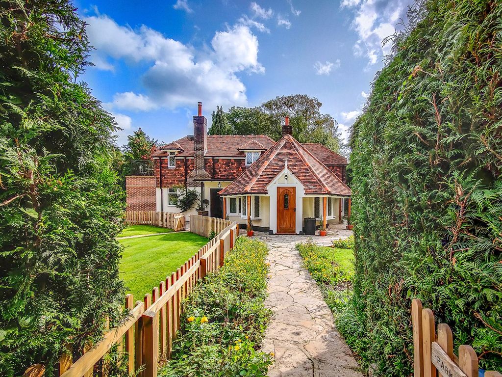 6 bed detached house for sale in Ringwood Road, Burley, Ringwood BH24