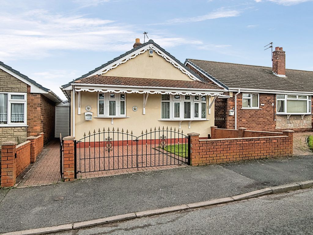 3 bed detached bungalow for sale in Bagnall Street, Tipton DY4 Zoopla