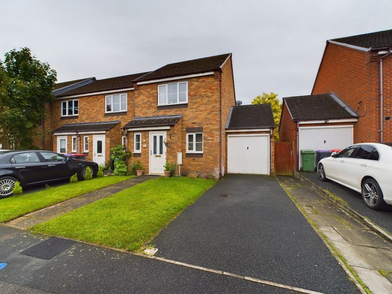 3 bed end terrace house for sale in Redlands Road, Hadley, Telford