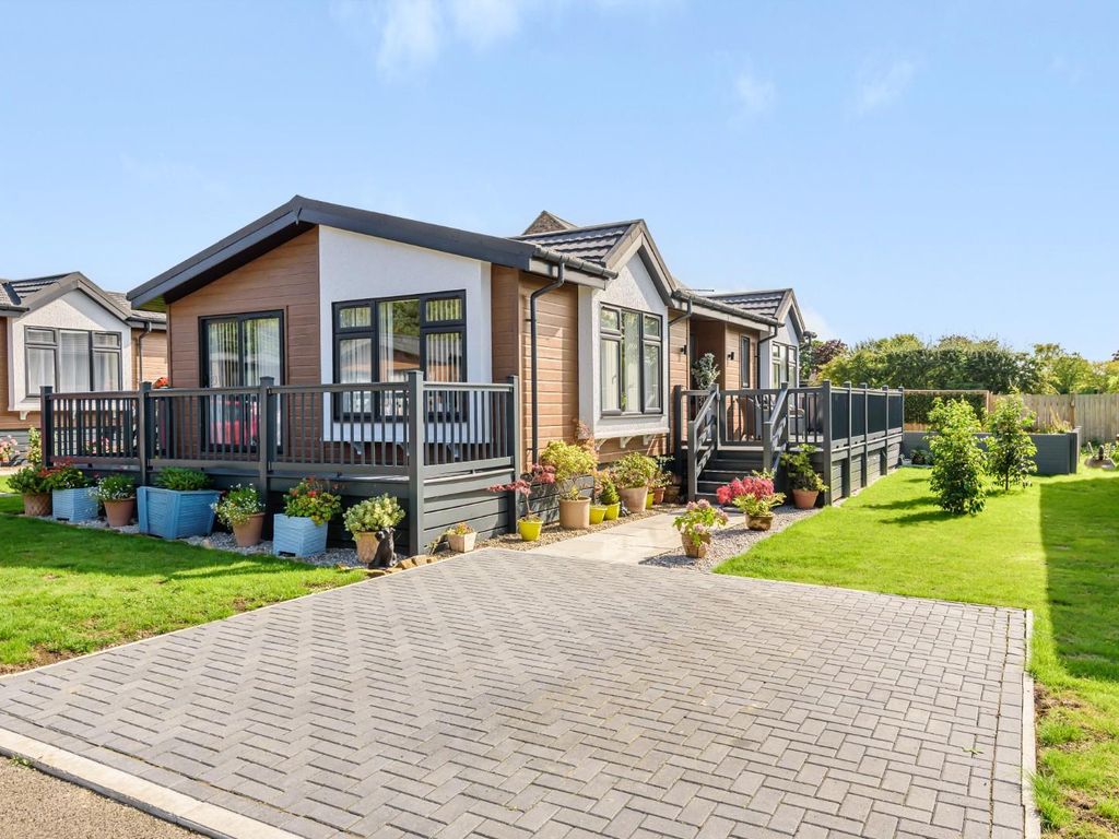 2 bed mobile/park home for sale in Stockton Road, South Kilvington