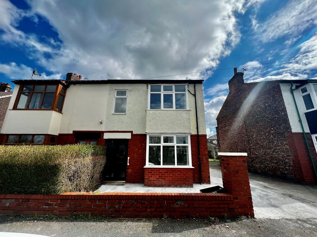 4 bed semidetached house for sale in Beechway, Fulwood, Preston PR2