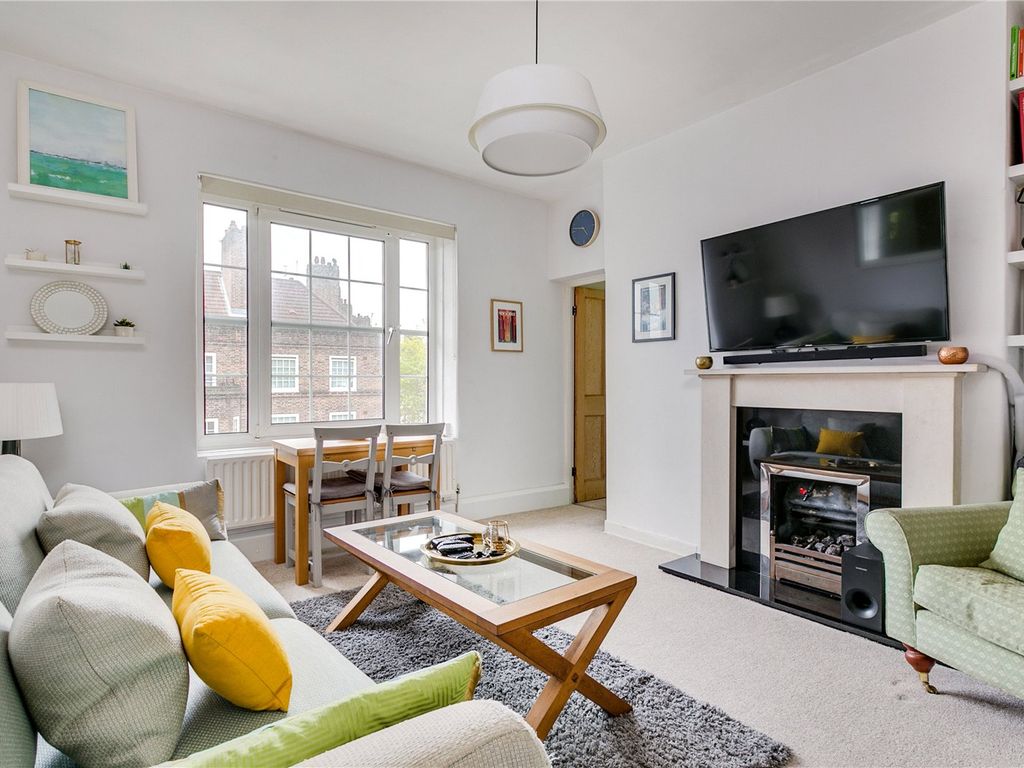 2 bed flat to rent in Lohmann House, Kennington Oval, London SE11, £