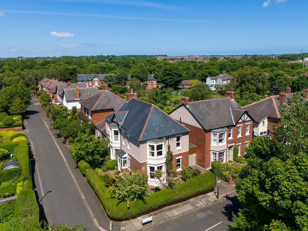 5 bed detached house for sale in The Oval, Benton NE12, £450,000 Zoopla