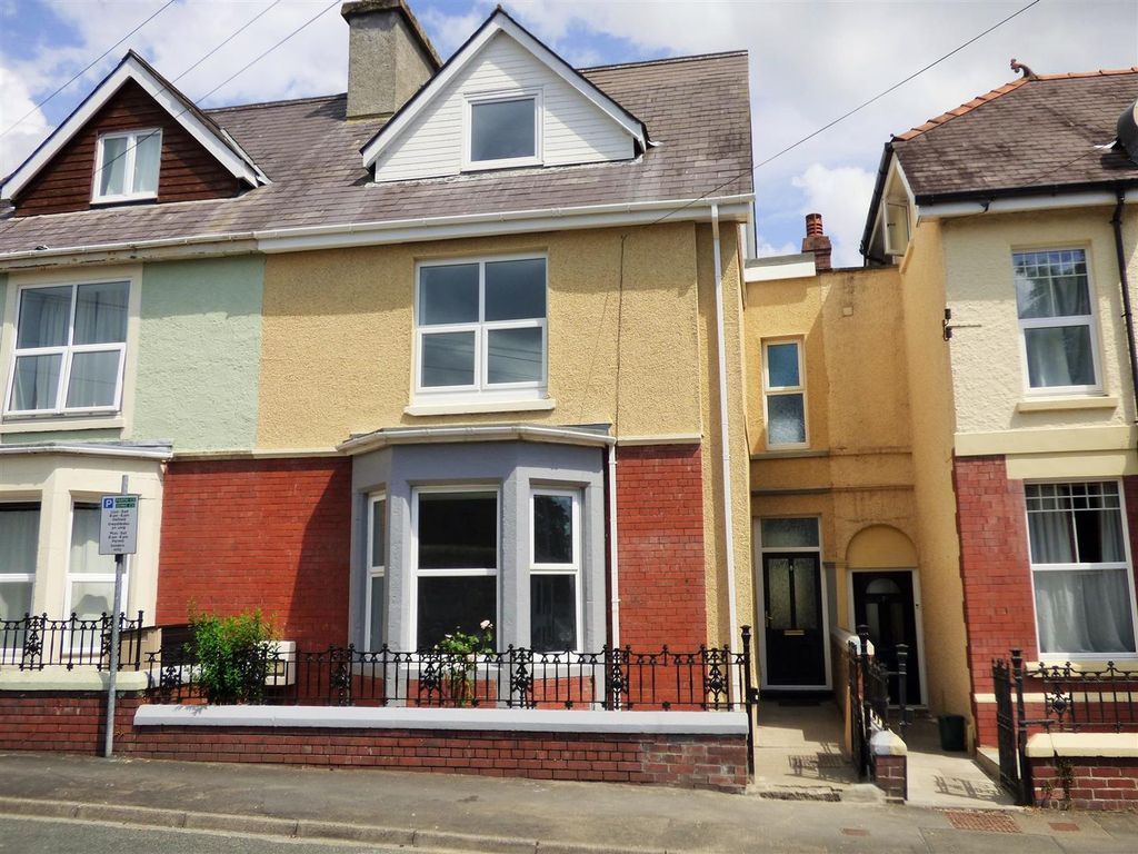 4 bed property for sale in St. Davids Avenue, Carmarthen SA31 Zoopla