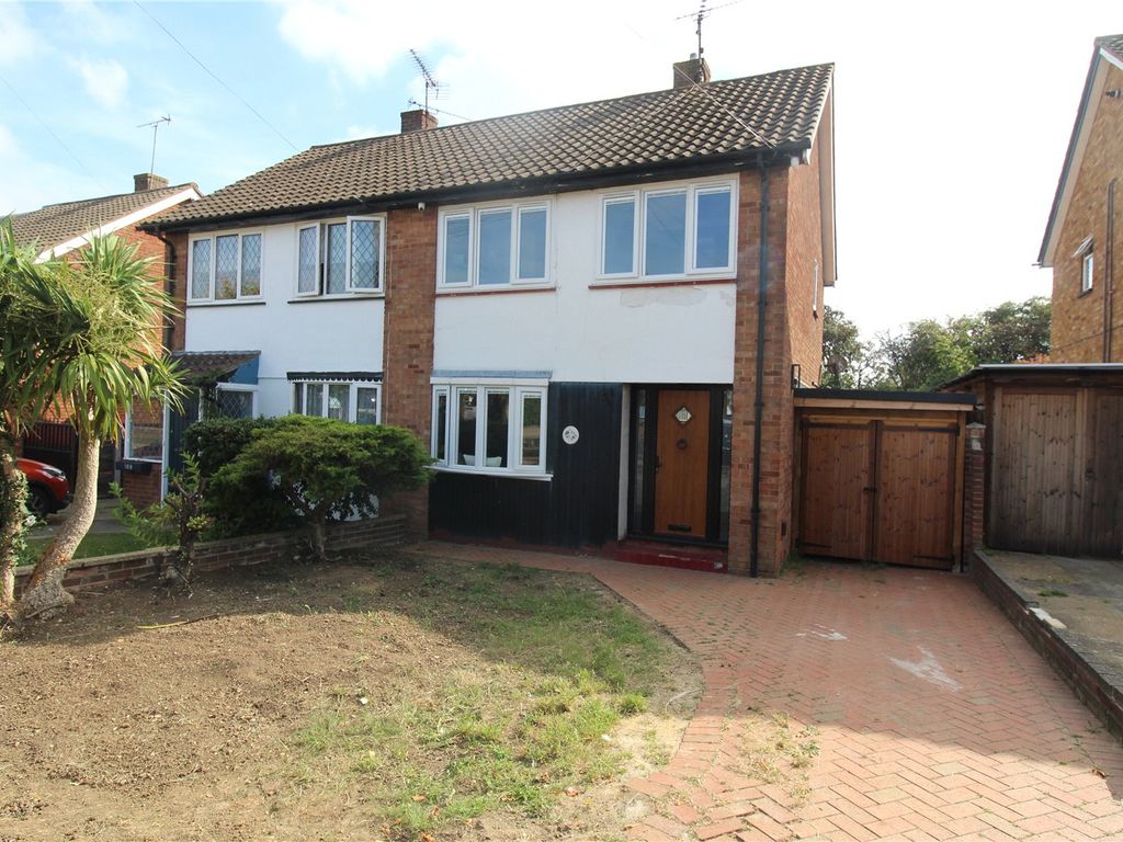 3 bed semidetached house for sale in Pinewood Avenue, Eastwood, Leigh