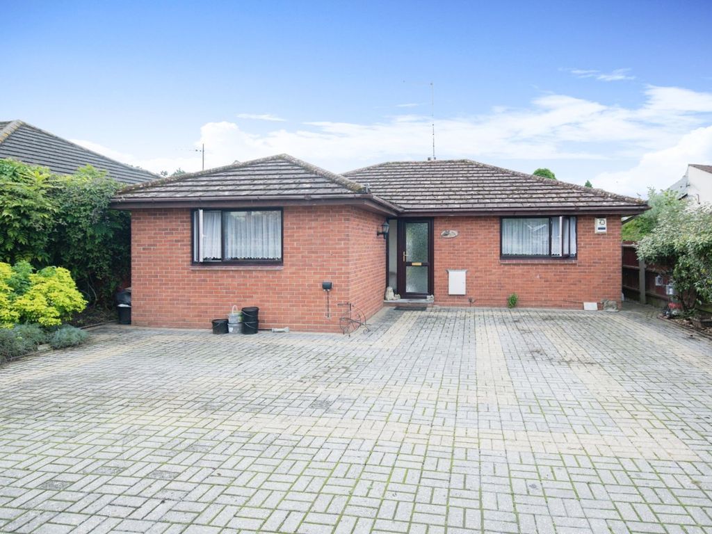 2 bed detached bungalow for sale in Sandy Lane, Poole BH16, £450,000