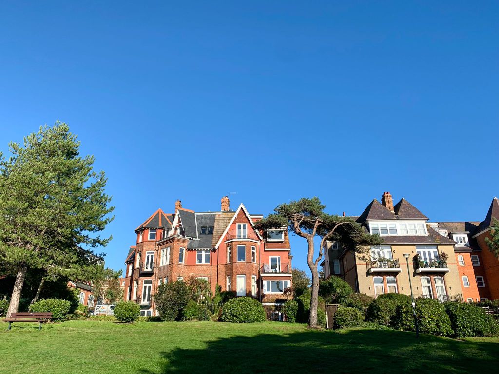 1 bed flat to rent in West Cliff Gardens, Westbourne, Bournemouth BH2