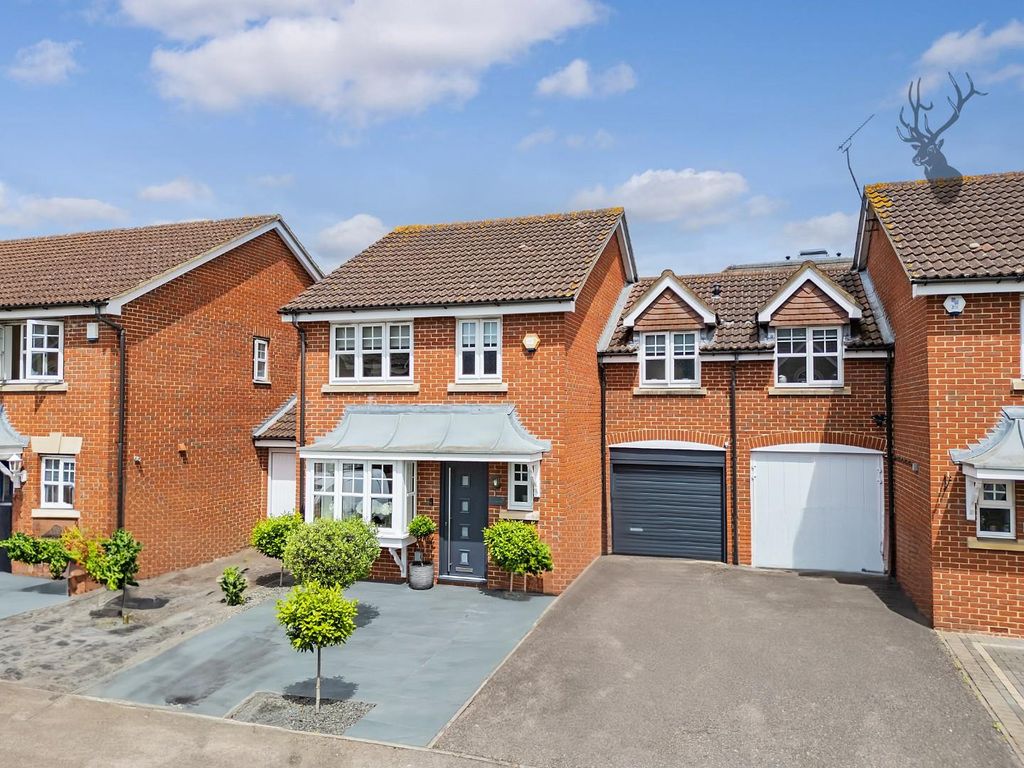 3 bed property for sale in Ludham Close, Ilford IG6, £650,000 Zoopla