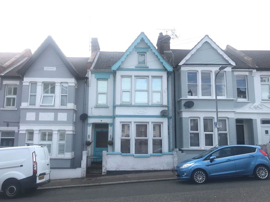 1 bed flat for sale in Ground Floor Flat, 44 Holland Road, WestcliffOn