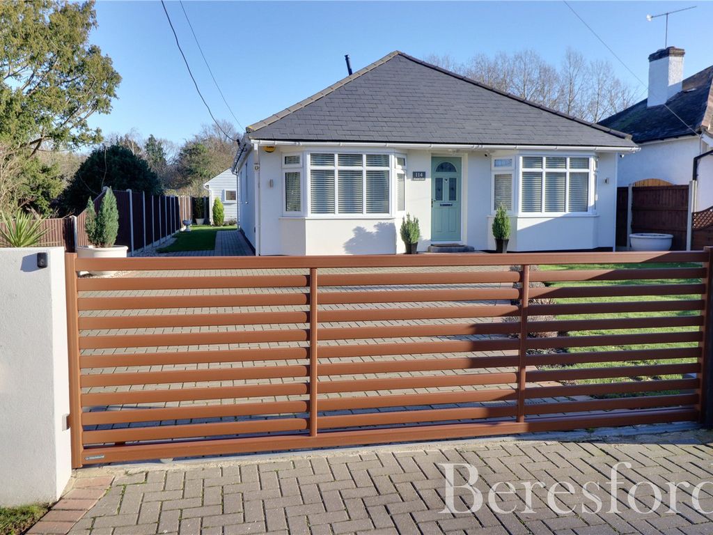 3 bed bungalow for sale in Pound Lane, Laindon SS15, £550,000 Zoopla
