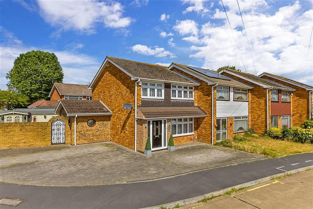 3 bed end terrace house for sale in Tangmere Crescent, Hornchurch