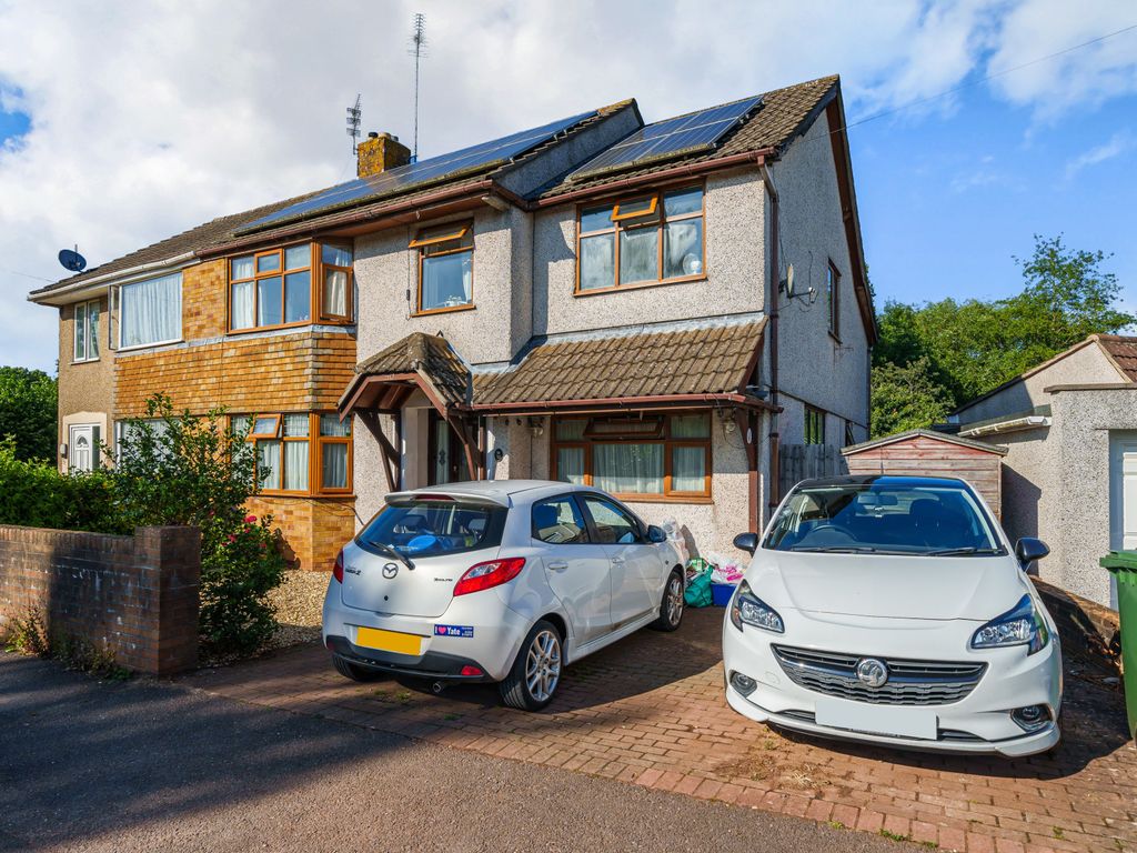 5 bed semidetached house for sale in Tyndale Avenue, Yate, Bristol