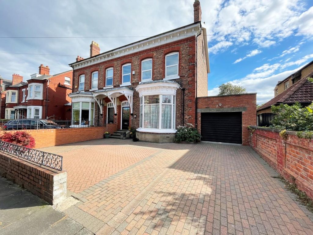 5 bed semidetached house for sale in Hutton Avenue, Hartlepool TS26