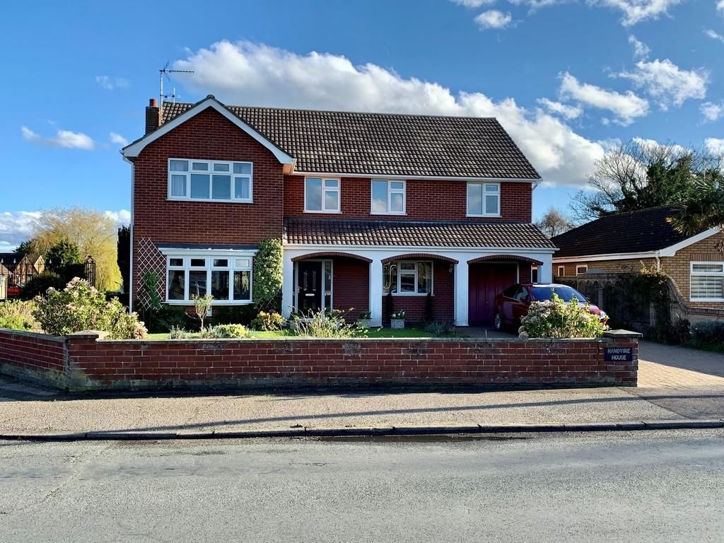 5 bed detached house for sale in Links Road, Gorleston, Great Yarmouth