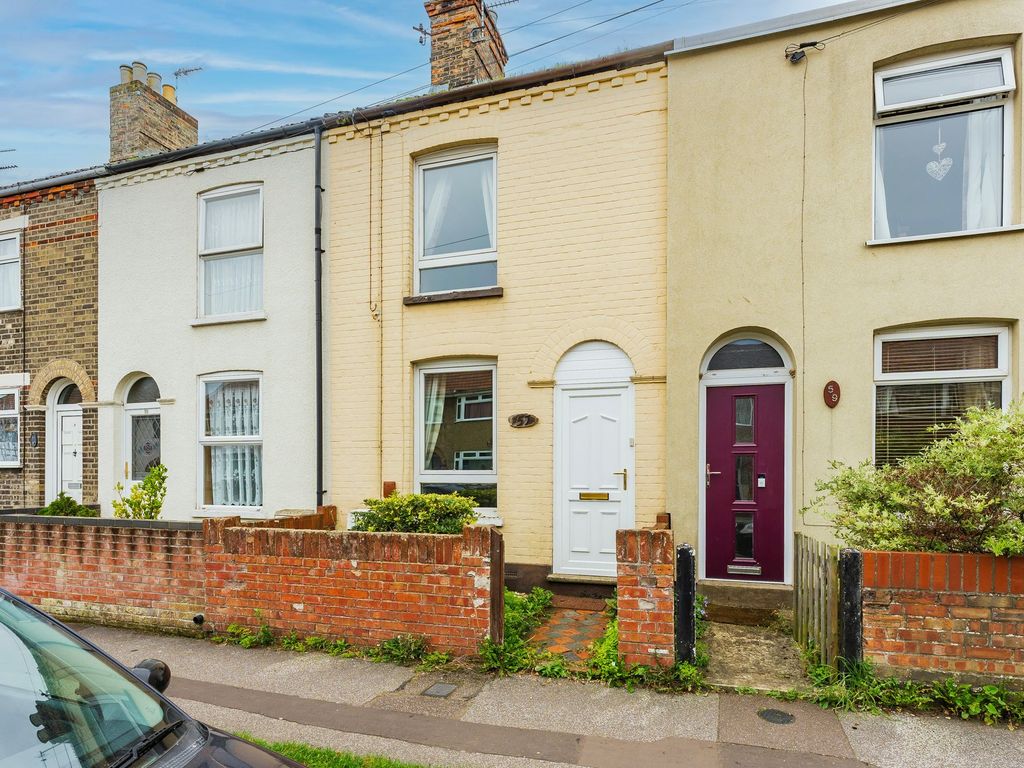 3 bed terraced house for sale in Kimberley Road, Lowestoft NR33, £