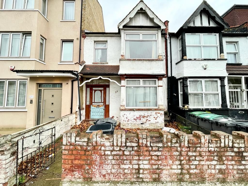 3 bed terraced house for sale in Norfolk Avenue, London N15, £935,000