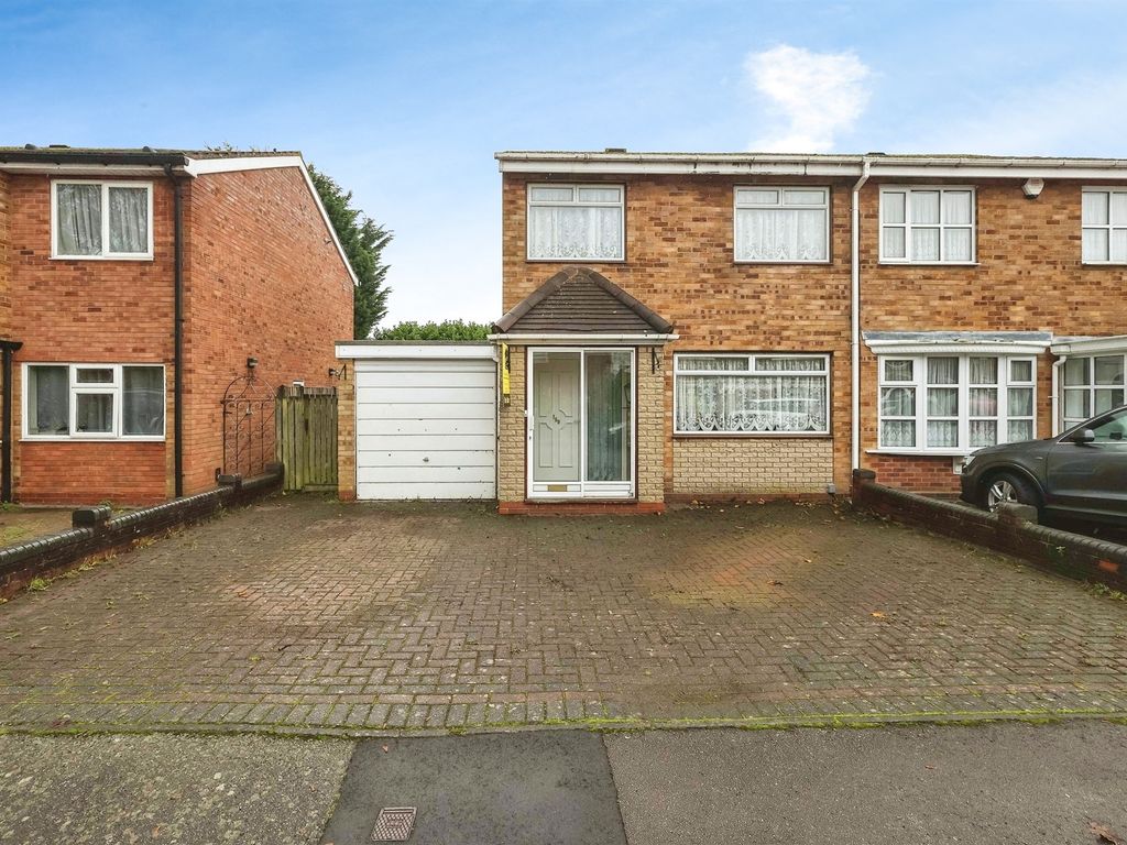 3 bed semidetached house for sale in Whitebeam Road, Birmingham B37, £