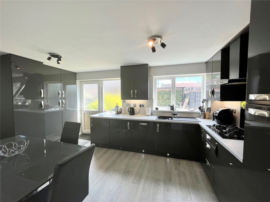 3 bed mews house for sale in Earlsway, Macclesfield SK11 Zoopla