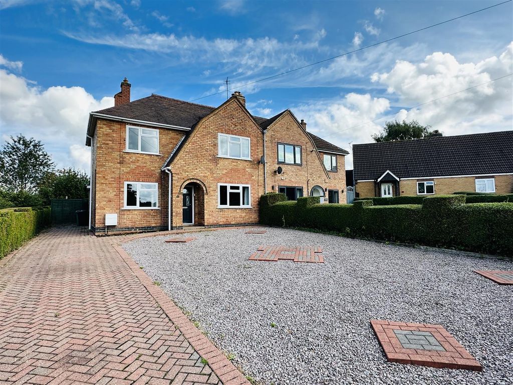 3 bed semidetached house to rent in Foan Hill, Swannington, Coalville