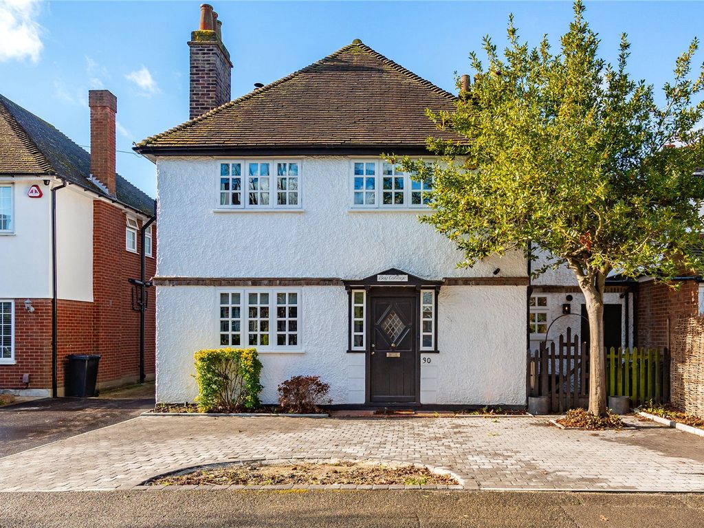 4 bed detached house for sale in Squirrels Heath Avenue, Gidea Park RM2, £1,250,000 Zoopla