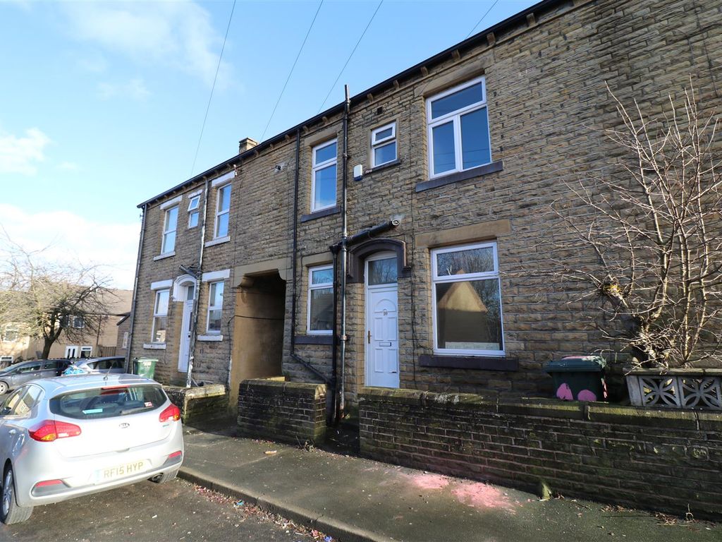 2 bed terraced house for sale in Clough Street, Bradford BD5, £80,000