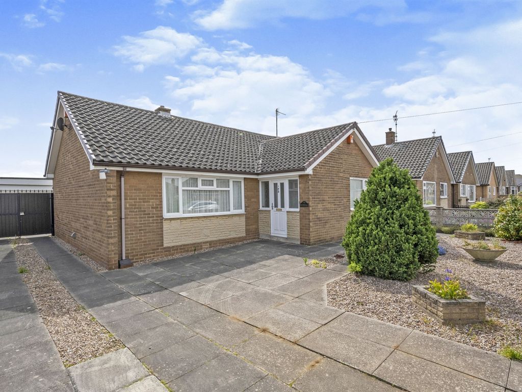 3 bed semidetached bungalow for sale in Ennis Crescent, Intake