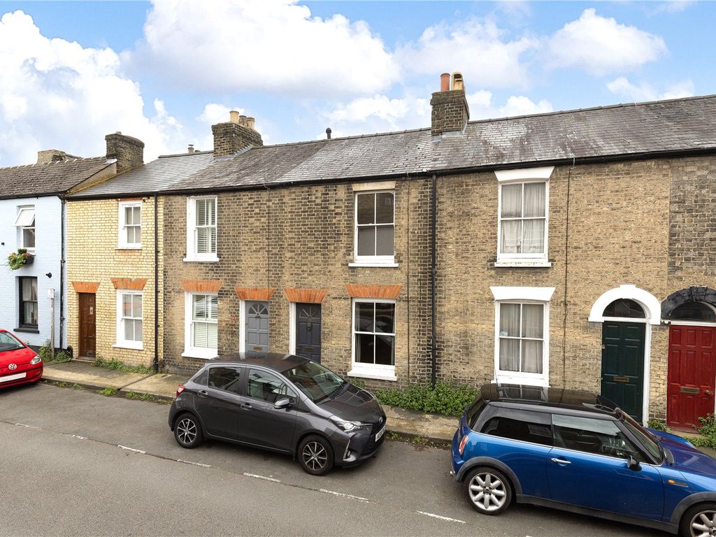 2 bed terraced house for sale in Cross Street, Cambridge