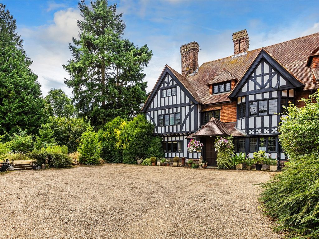 6 bed semidetached house for sale in High Street, Limpsfield, Oxted
