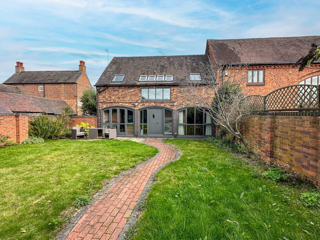 3 bed barn conversion for sale in Blackgreaves Lane, Lea Marston