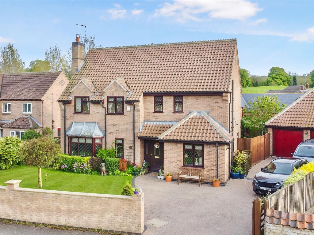 4 bed detached house for sale in Paddock Close, Ancaster, Grantham NG32