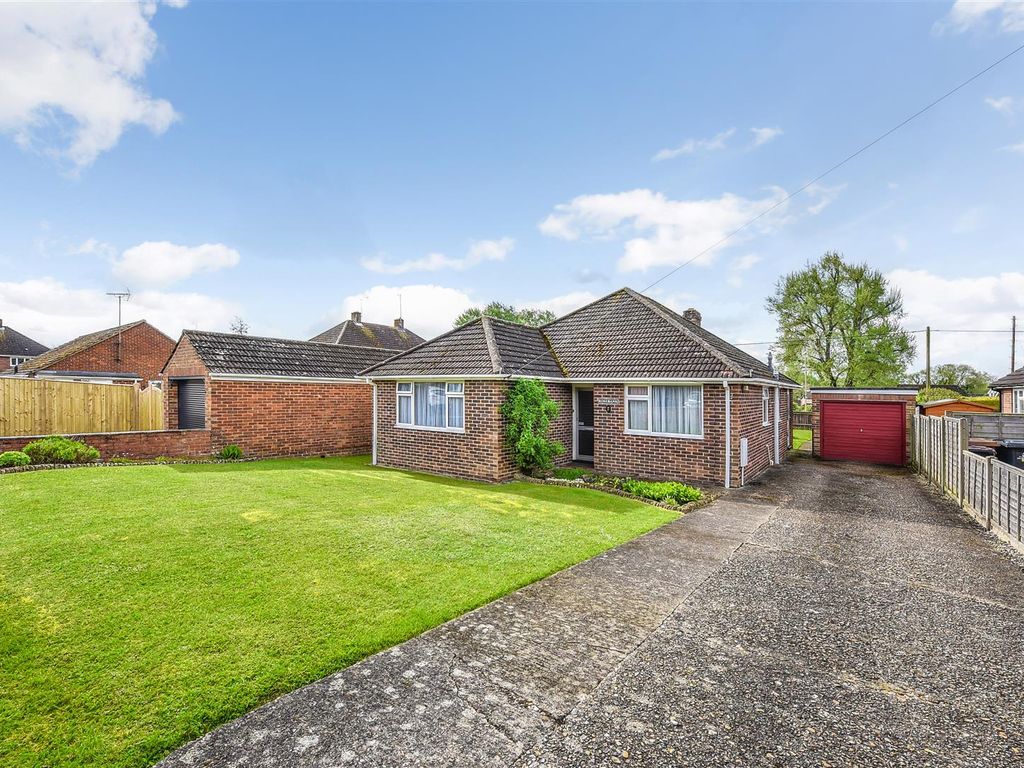 3 bed detached bungalow for sale in Mead Close, Andover SP10, £450,000 Zoopla