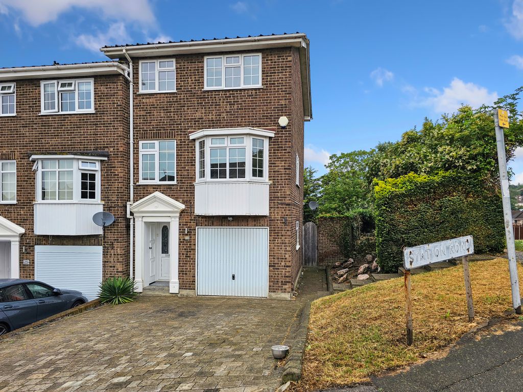 3 bed end terrace house for sale in Station Road, Benfleet SS7, £400,000 Zoopla