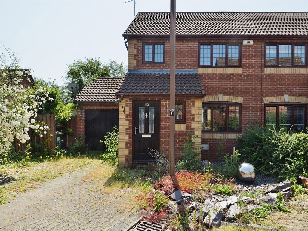 3 bed semidetached house for sale in Mayer Gardens, Shenley Lodge
