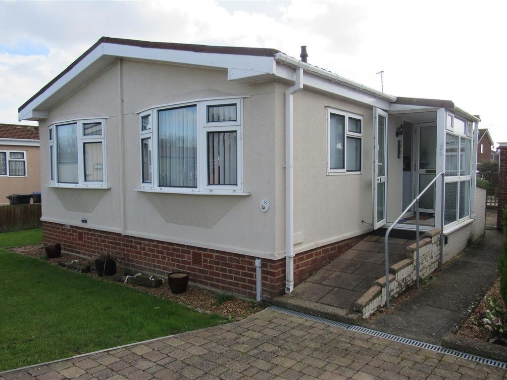 2 bed mobile/park home for sale in Orchard Park Homes, Reculver Road