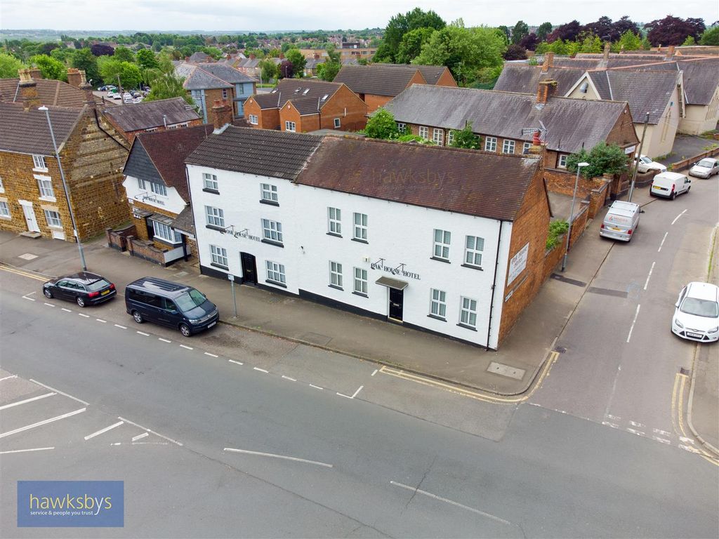 17 bed property for sale in Hatton Gardens, Broad Green, Wellingborough