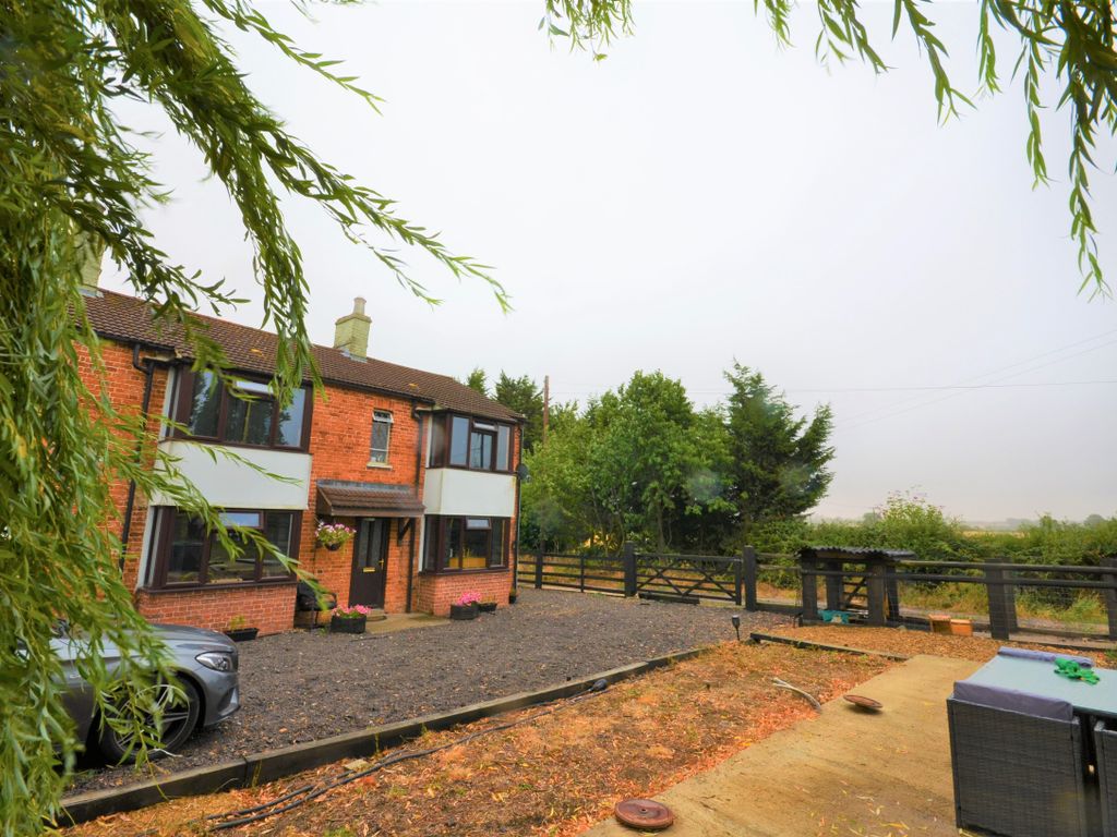 5 bed farmhouse for sale in Rushden Road, Sharnbrook, Bedford MK44 Zoopla