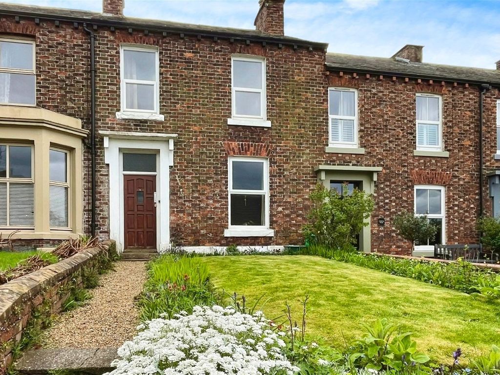 3 bed terraced house for sale in London Road Terrace, London Road