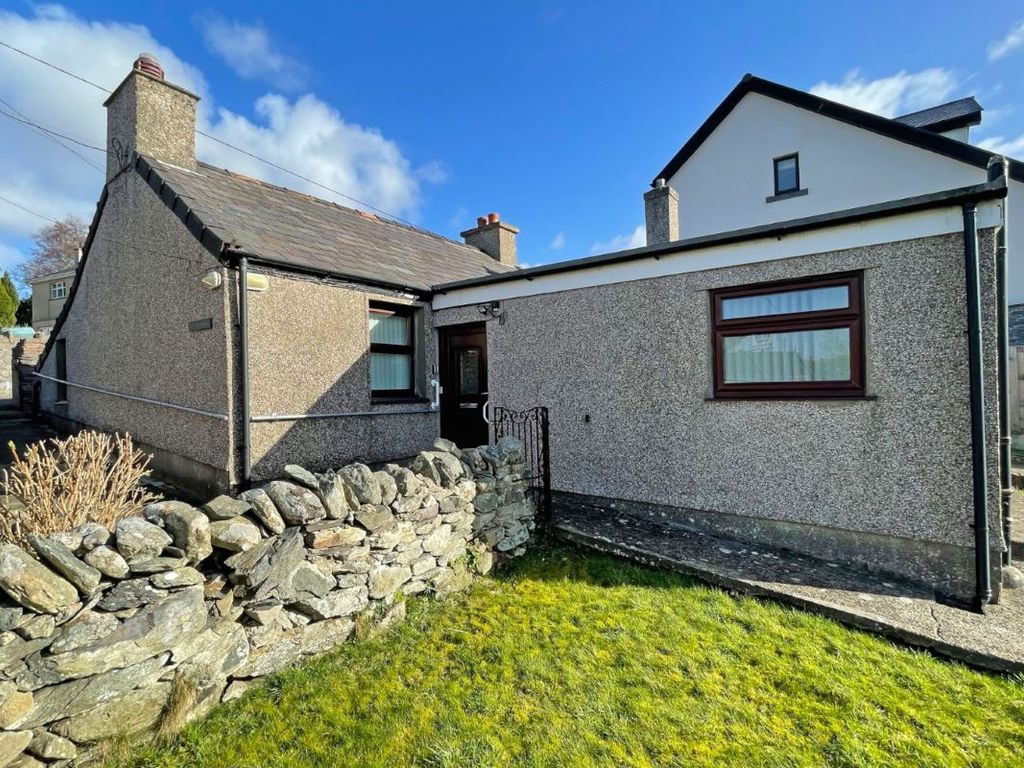 Cottage for sale in Tan Y Caerau, Tan Y Caerau ClwtYBont, Caernarfon