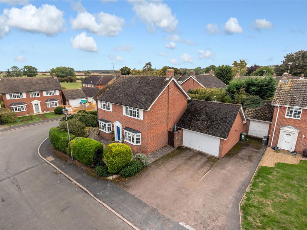 4 bed detached house for sale in Shepperton Close, Castlethorpe, Milton