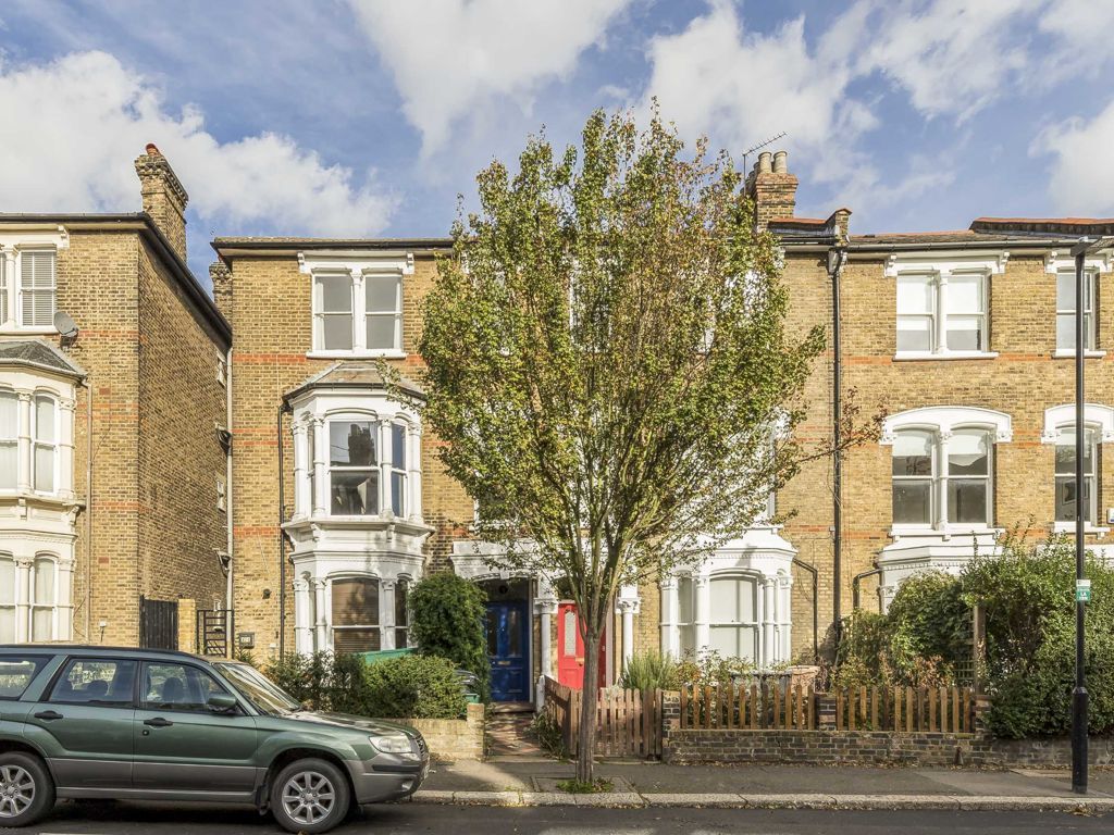 2 bed flat for sale in Lancaster Road, London N4, £395,000 Zoopla