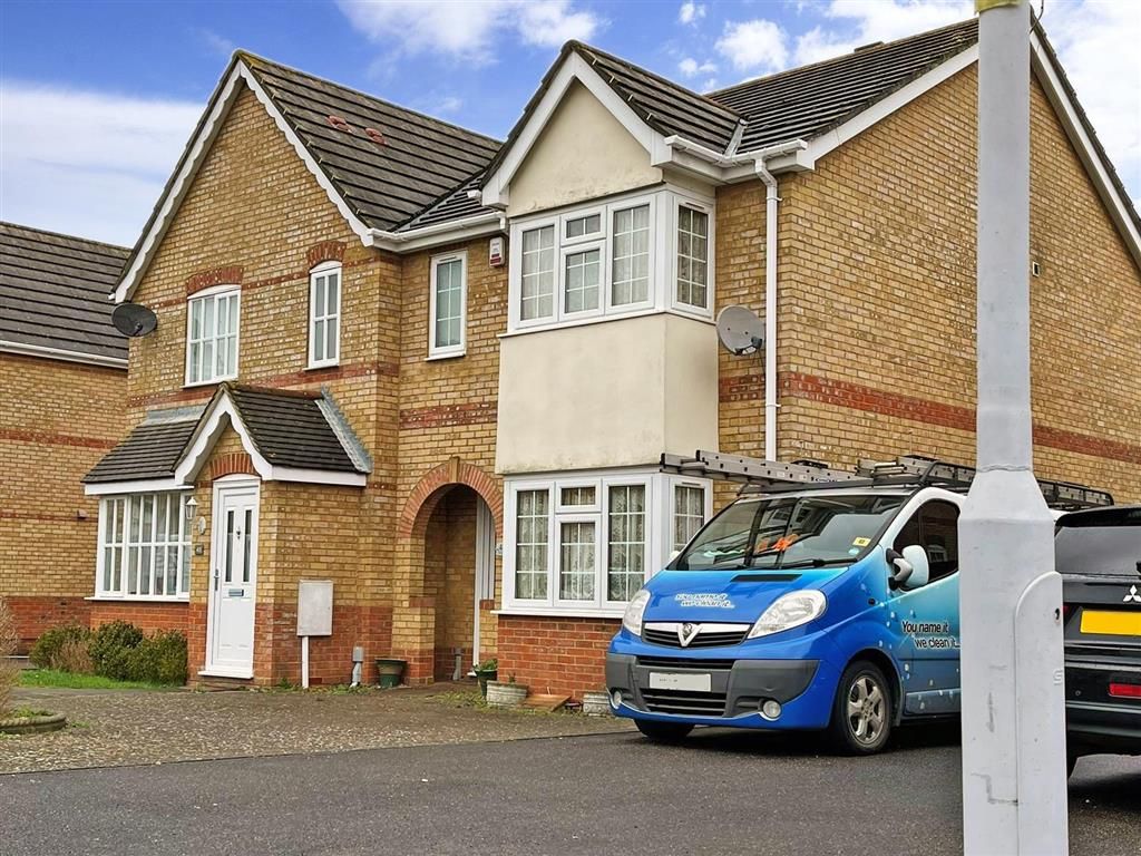 3 bed semidetached house for sale in Yeates Drive, Kemsley