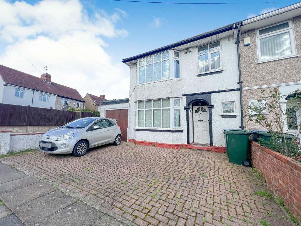 3 bed end terrace house for sale in Lammas Road, Coventry CV6, £200,000
