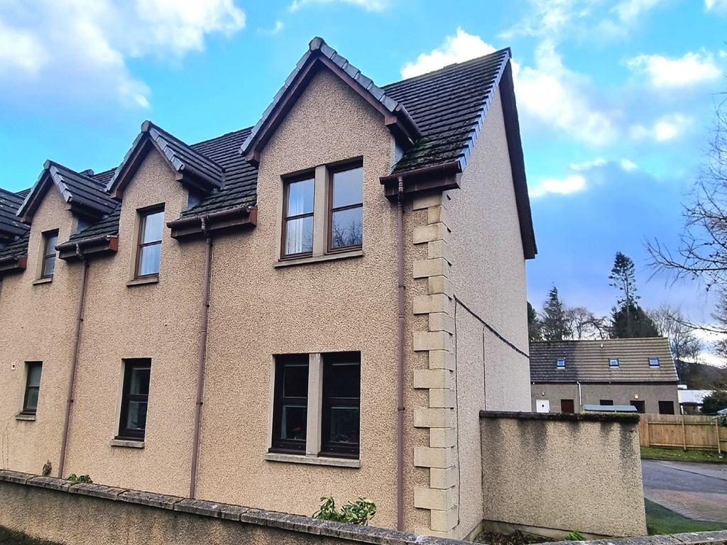 2 bed flat for sale in Ruthven Court, Kingussie PH21, £130,000 Zoopla