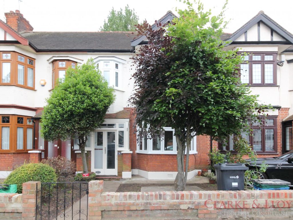 3 bed semidetached house to rent in Elmcroft Avenue, London E11, £