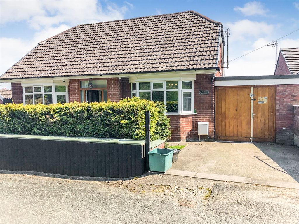 3 bed detached bungalow for sale in Cross Lane, Pentre Broughton
