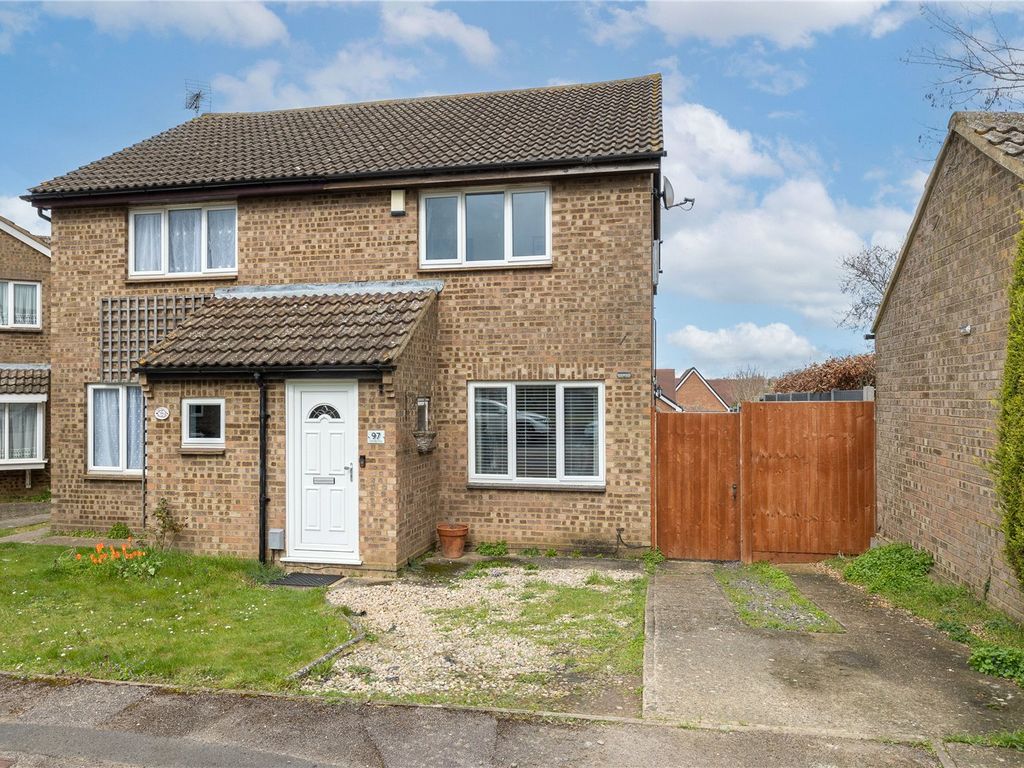 2 bed semidetached house for sale in Coleridge Close, Hitchin