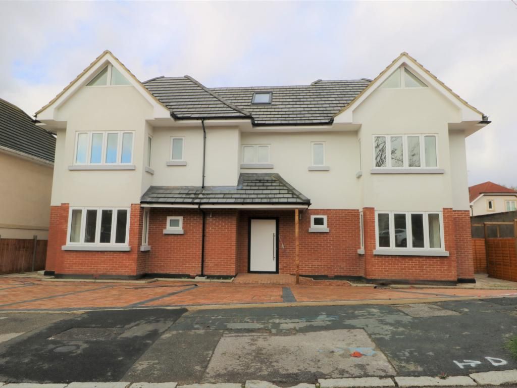 2 bed flat to rent in York Road, Camberley GU15 Zoopla