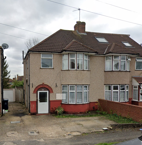 3 bed semidetached house to rent in Park Crescent, Harrow Weald