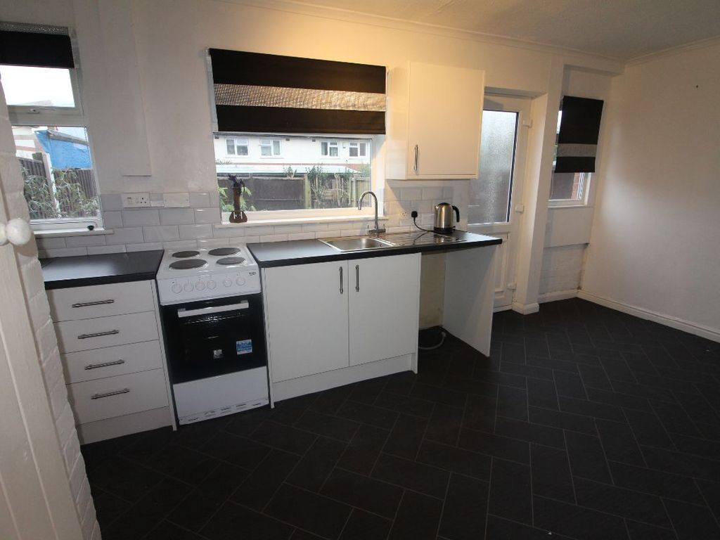 2 bed terraced house to rent in Longford Crescent, Bulwell, Nottingham